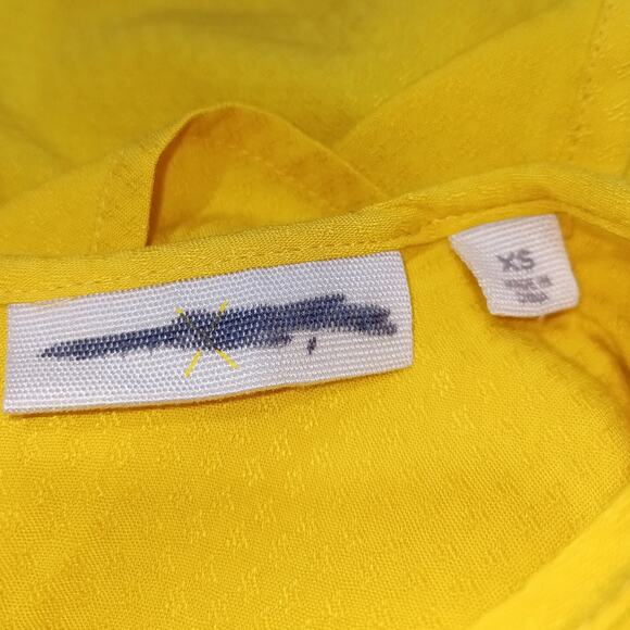 HAPPY X NATURE SUNNY YELLOW LIGHTWEIGHT TOP SIZE XS NWOT - Picture 3 of 4